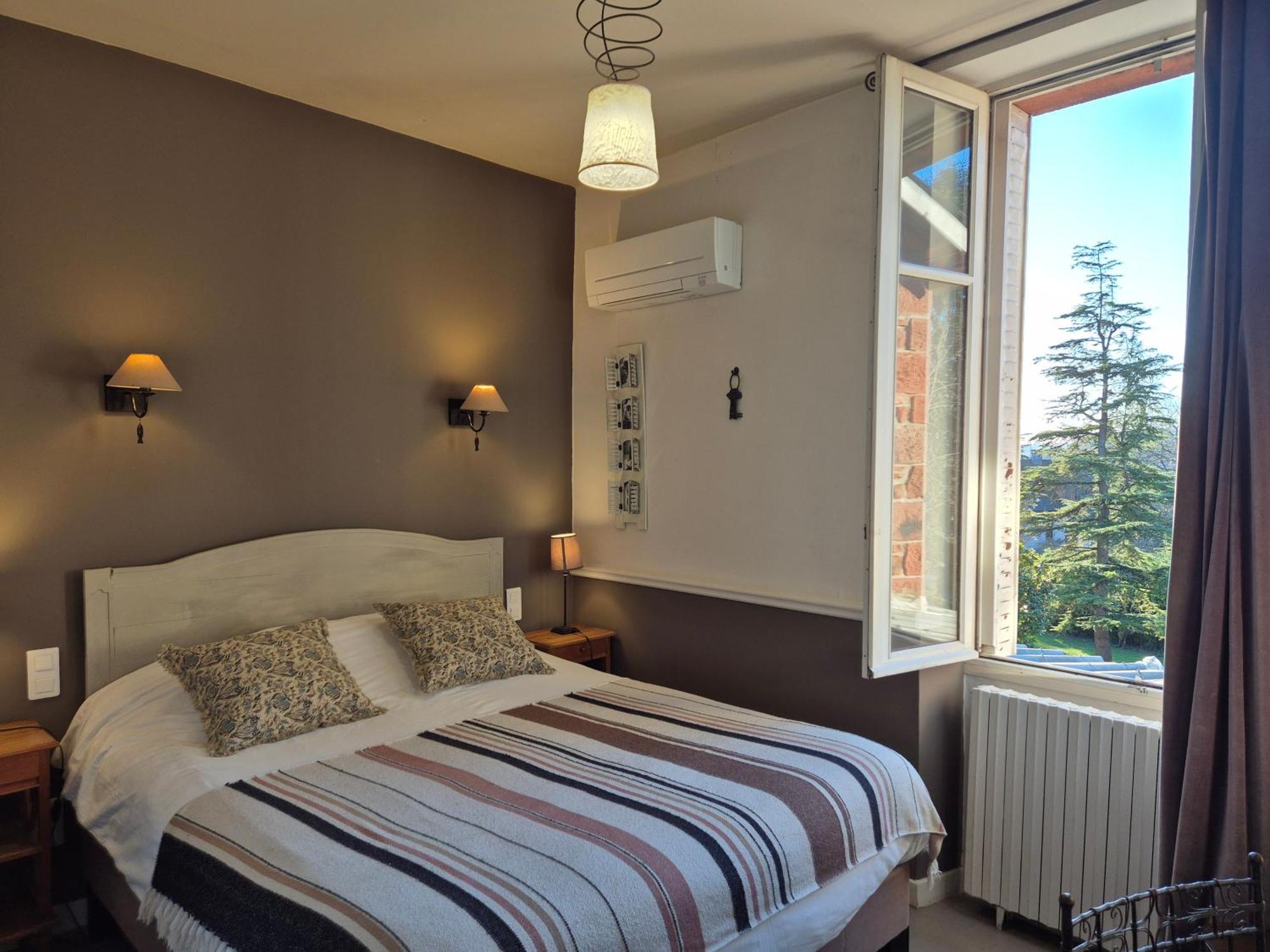 Logishotels Le Relais Du Quercy Meyssac Exterior photo